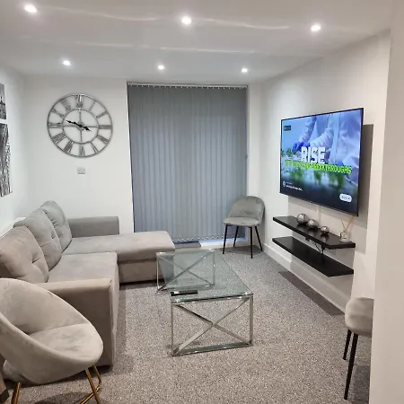 Classic 2 Bed Apartment In Oldkent Road